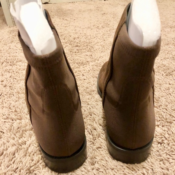 Stuart Weitzman Kye City Bootie - Picture 7 of 12